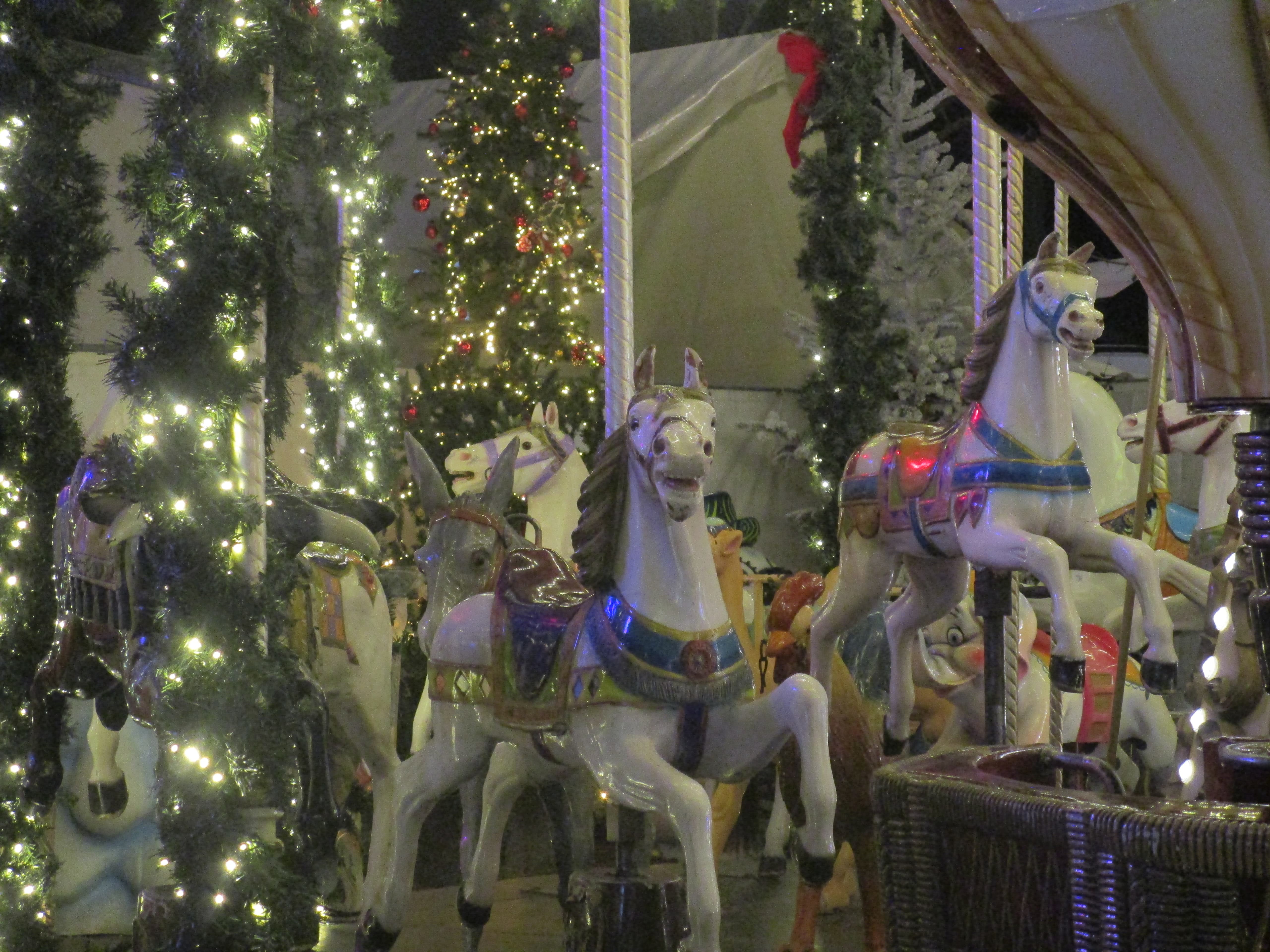 Photo de nous deux au marché de noël des Tuileries 2025.