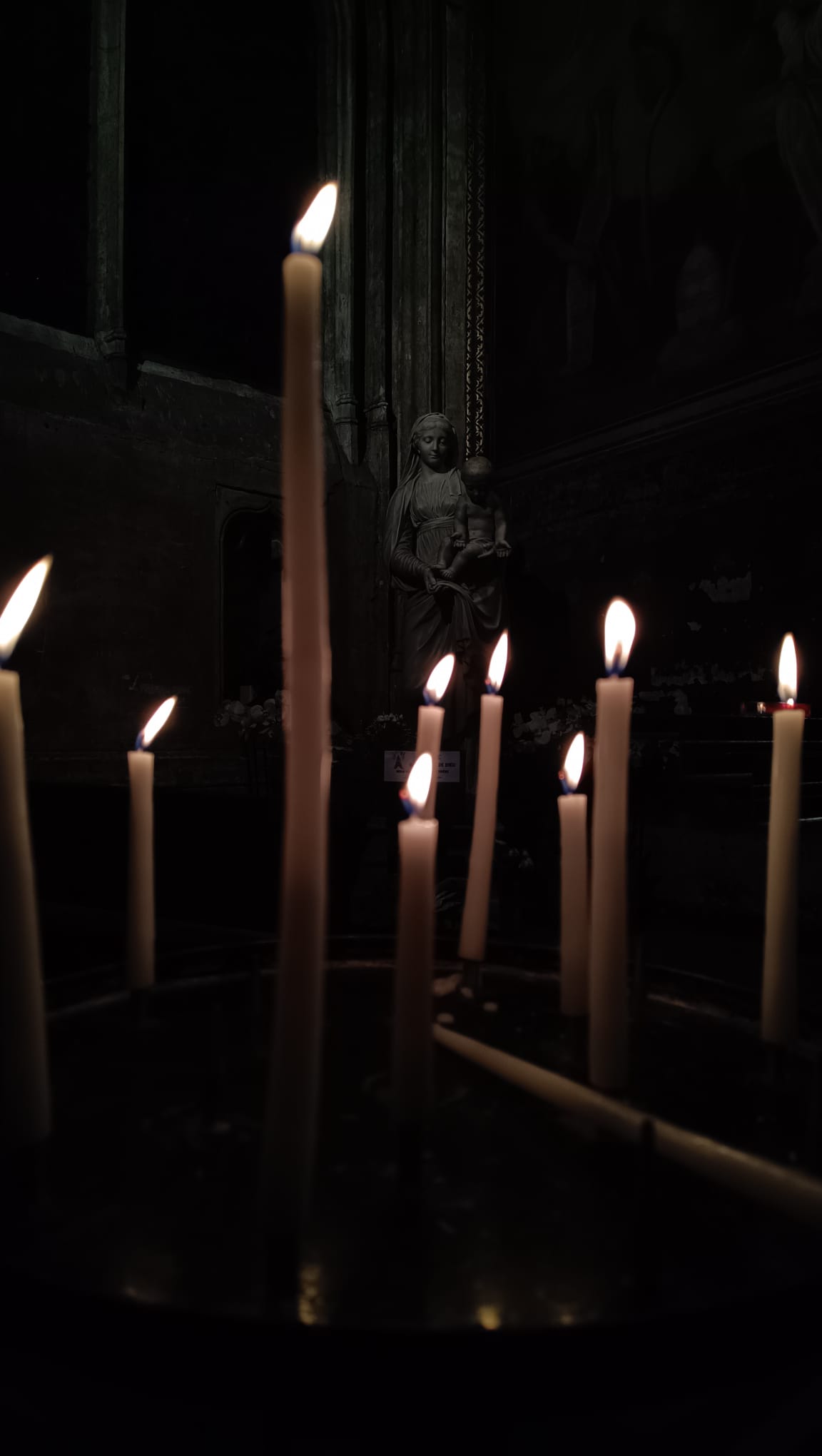 Photo de nous deux au musée de Cluny, le musée du Moyen Age.